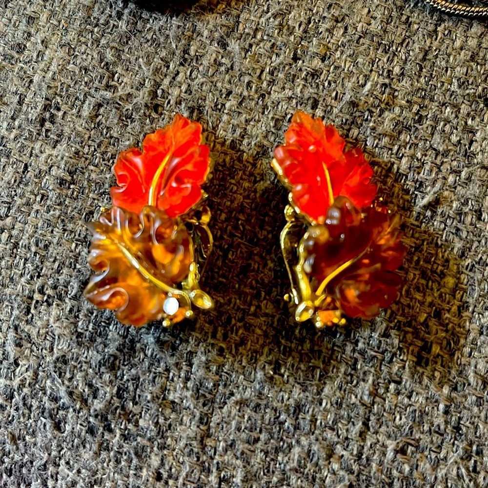 Lisner 1960s Vintage Rare Thermoset and Diamante Oak Leaf Earrings Orange Brown